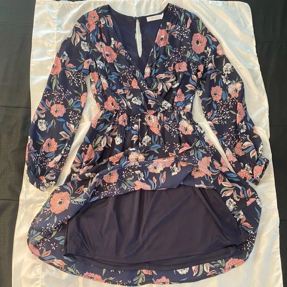 Lush Size Small floral long sleeve mini dress. Used - Picture 4 of 7